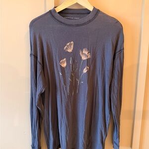 American Eagle Floral Graphic Long Sleeve Tee Size Large Distressed Hem